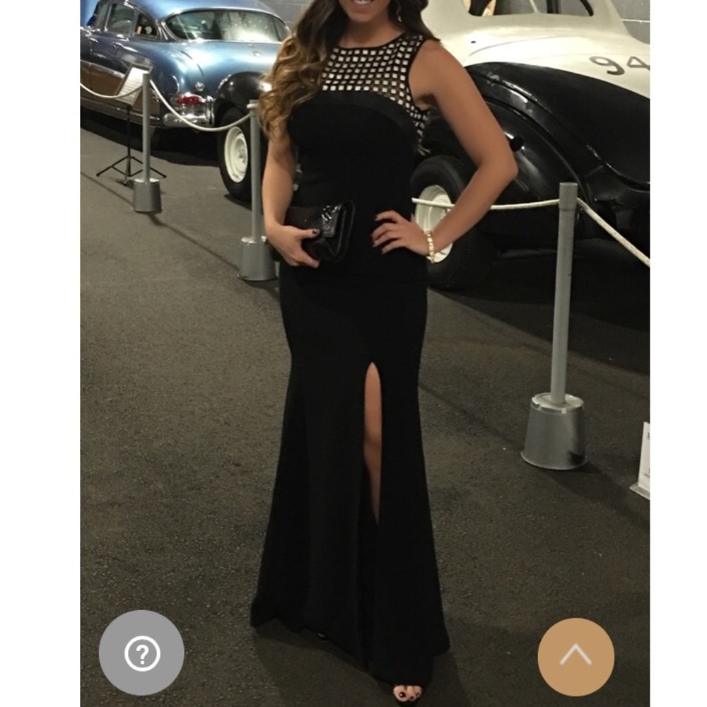 Theia Sinclair Gown - Picture 2 of 8